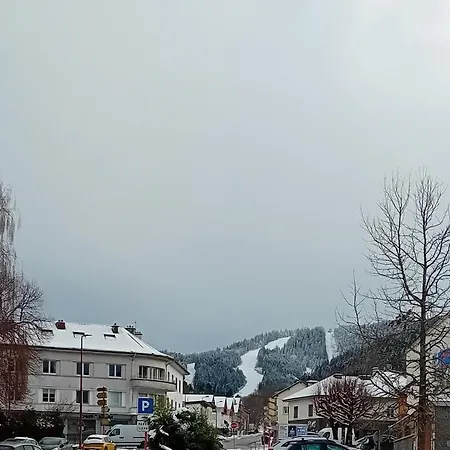 Centre, Calme, 95m Spacieux Appartement