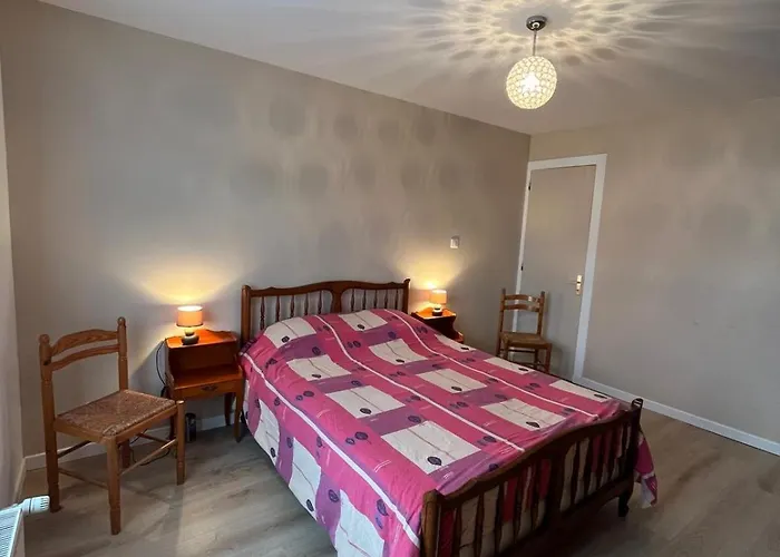 Centre, Calme, 95m Spacieux Appartement *