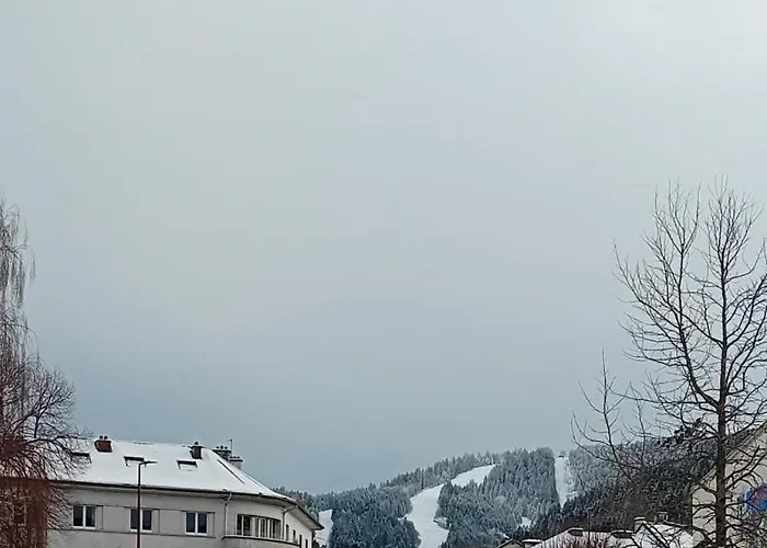 Centre, Calme, 95m Spacieux Appartement